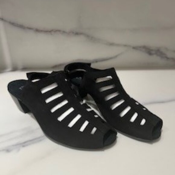 NEW Ladies Munro Abby Sandals - Size 11M - Picture 1 of 4